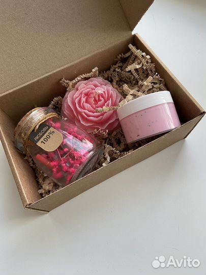 Подарочный набор для девушки на 8 марта