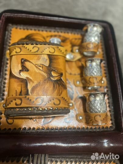 Подарочный набор с фляжкой и рюмками