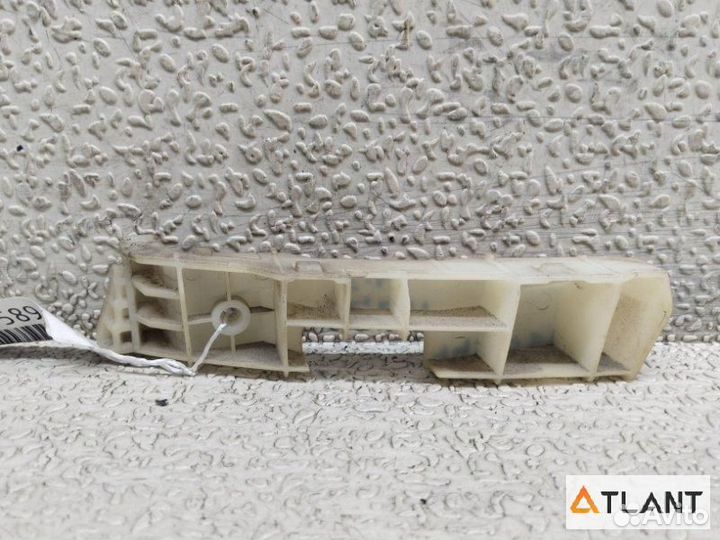 Крепеж бампера передняя левая nissan cube