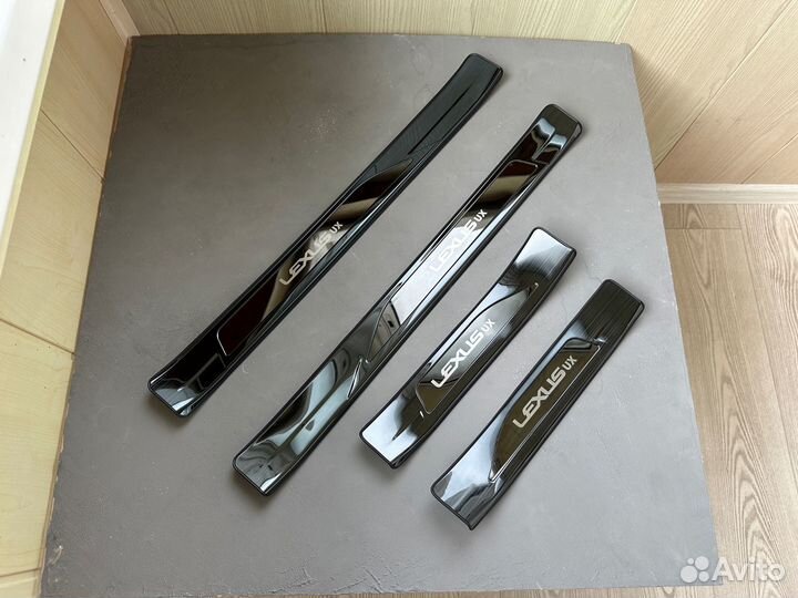 Lexus UX200 накладки на пороги Lexus UX250h
