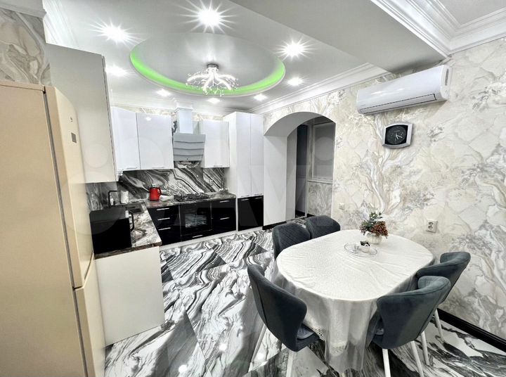 3-к. квартира, 111 м², 2/10 эт.