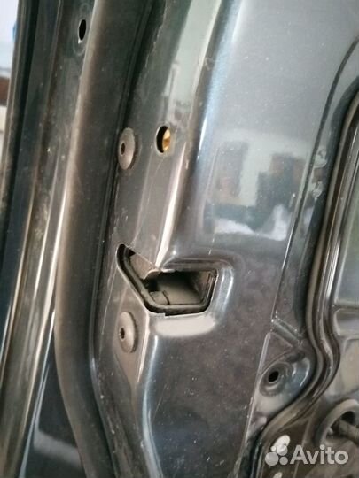 Дверь передняя левая VW passat B6