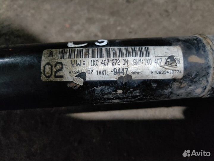 Привод правый Volkswagen Passat B6 1.9 BXE 2006