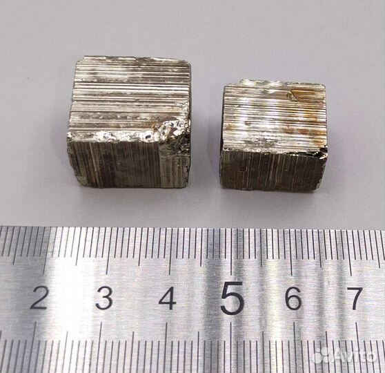 Набор: кубики пирита (2 шт), Россия / Минералы