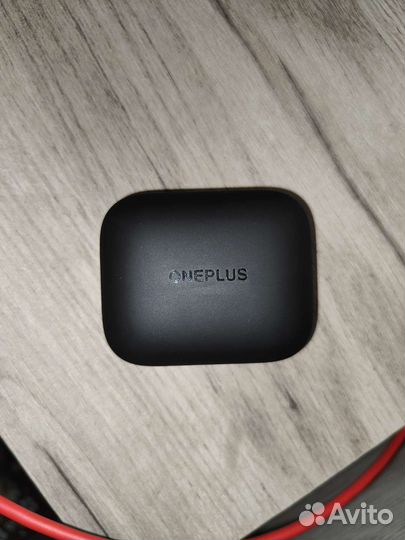 Кейс Oneplus buds pro не работает
