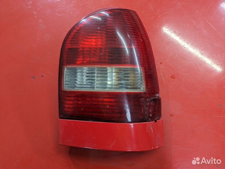 Фонарь правый с дефектом Volkswagen Pointer