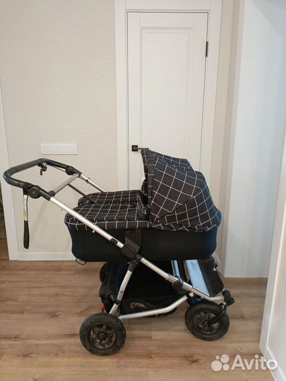 Коляска для двойни mountain buggy duet