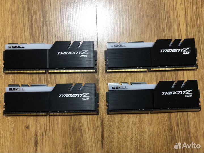 G.Skill Trident Z RGB F4-3600C18Q-128gtzr 4x32GB