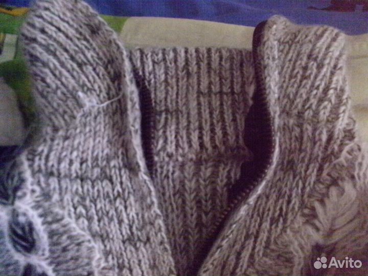 Продам теплый свитерок для ребенка до 3-4 лет