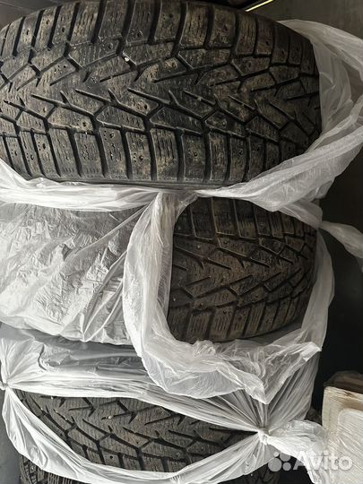 Nokian Tyres Hakkapeliitta 7 215/55 R17 98