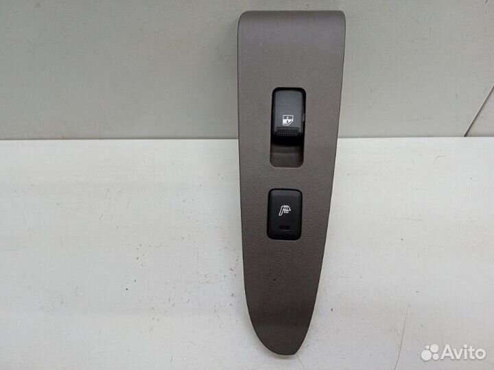 Кнопка стеклоподъемника правая Kia Sportage 3