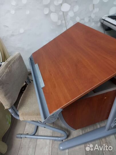 Растущая парта деми