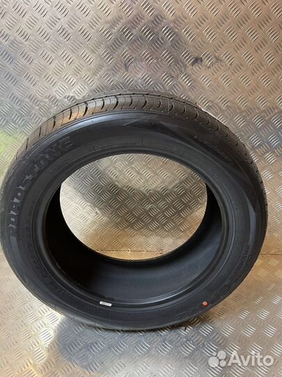 Roadstone CP 672 215/55 R17 94V