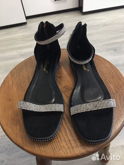 Босоножки женские