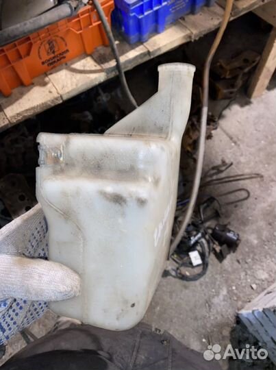 Бочек стеклоомыватель Mitsubishi Galant 6