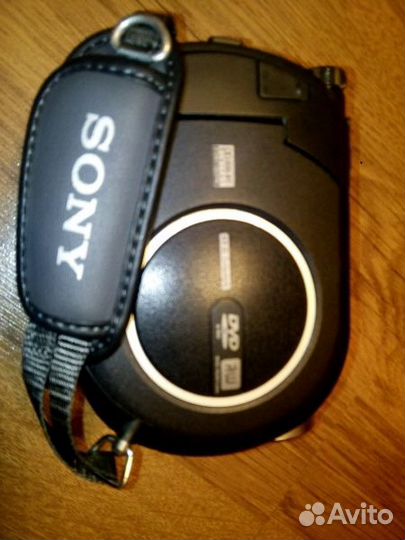 Видеокамера Sony DCR-DVD106E