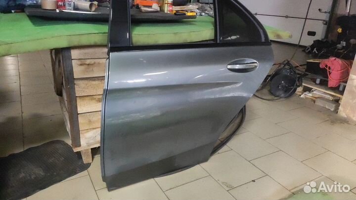Дверь задняя левая Mercedes c w205