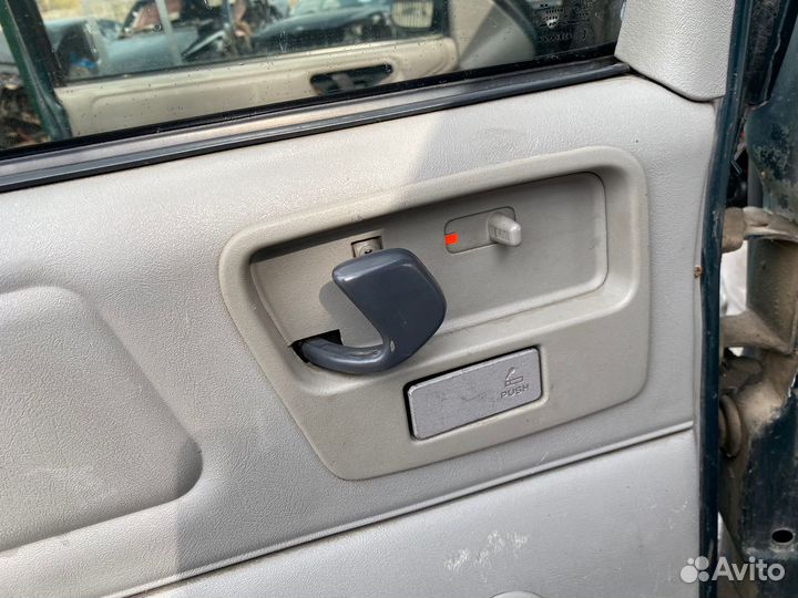 Ручки дверные внутренние Chevrolet Blazer 2 S15