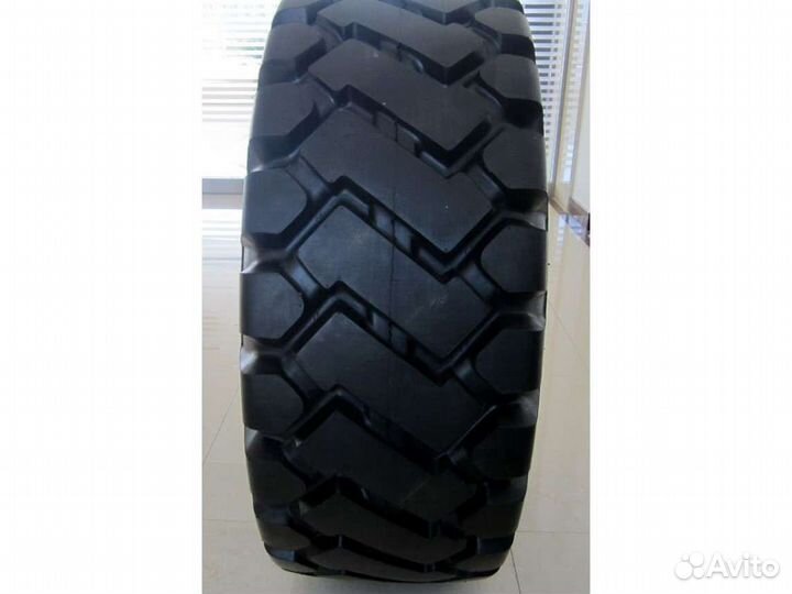 Шина для фронтальных погрузчиков 17.5-25 16PR naaa