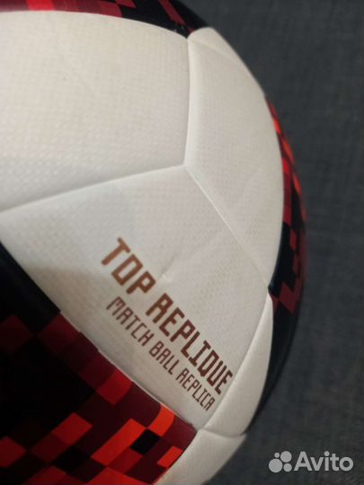 Футбольный мяч adidas telstar fifa 2018