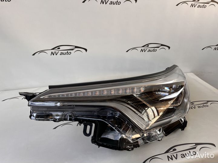 Toyota C-HR фара передняя левая ксенон 16-19