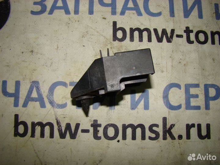 Крепление радиатора нижнее BMW 323i E36 1997г (Про