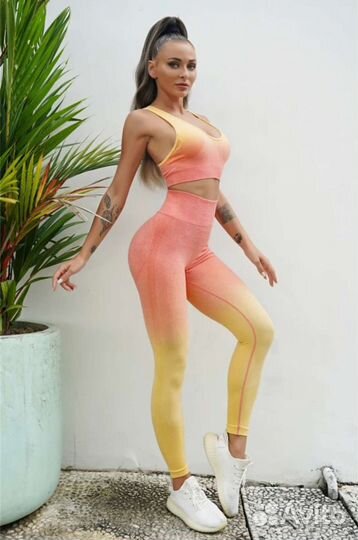 Новый бесшовный костюм пушап