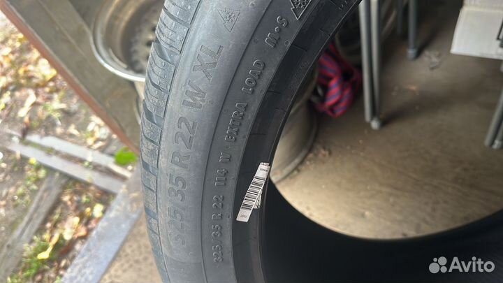 Continental ContiWinterContact TS 860S 285/40 R22 и 325/35 R22 114W