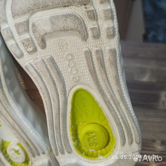 Босоножки на девочку Ecco 23р