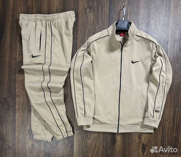 Спортивные костюмы Nike