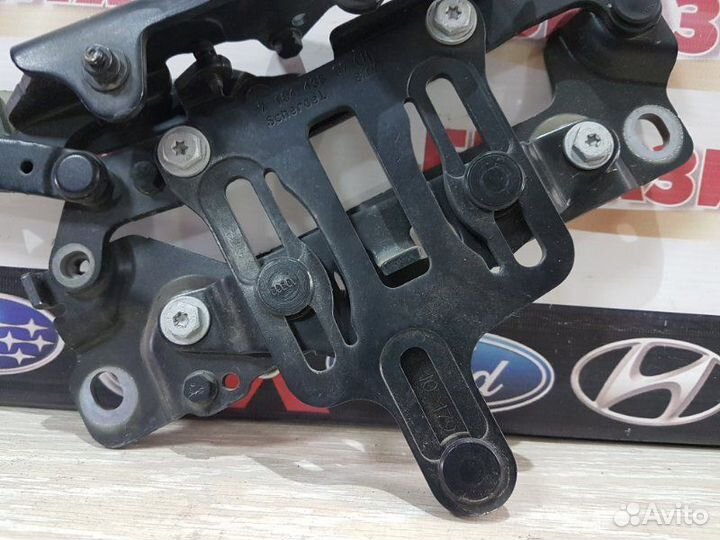 Петля капота левая Bmw 5-Series F10 N52B25 2011