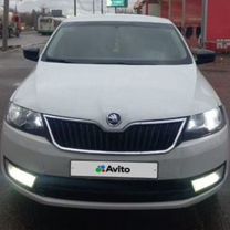 Skoda Rapid 1.6 AT, 2015, 235 000 км, с пробегом, цена 550 000 руб.