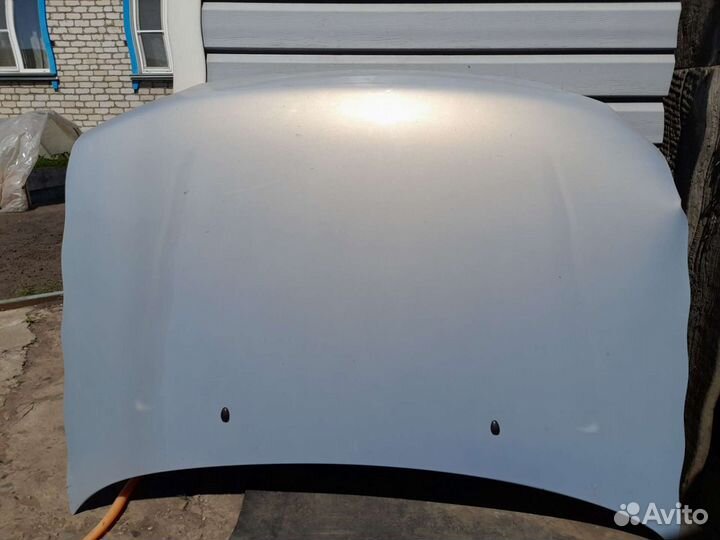 Капот на nissan cube