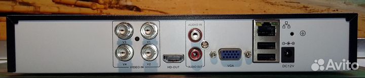 Видеорекордер на 4 аналог. камеры (новый)