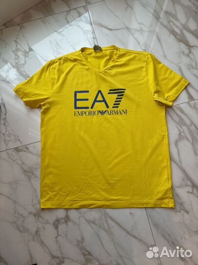 Футболка Emporio Armani EA7