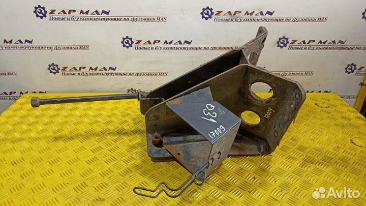 Кронштейн запасного колеса Man Tga