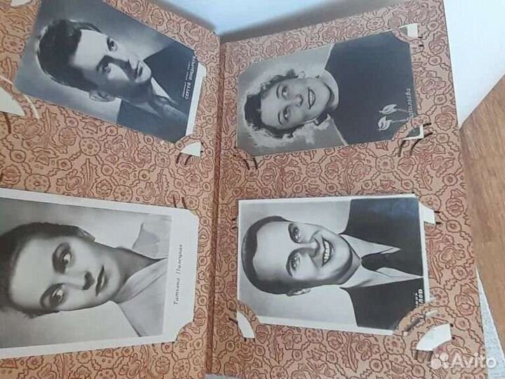 Фотоальбом с фотографиями артистов прошлых лет