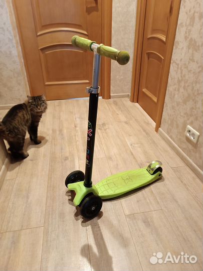 Самокат детский трехколесный бу 2 шт