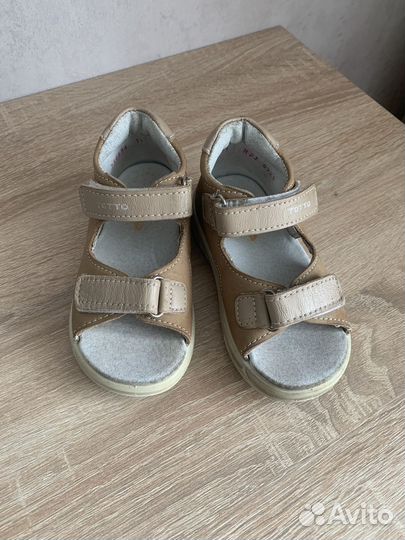 Сандалии totta