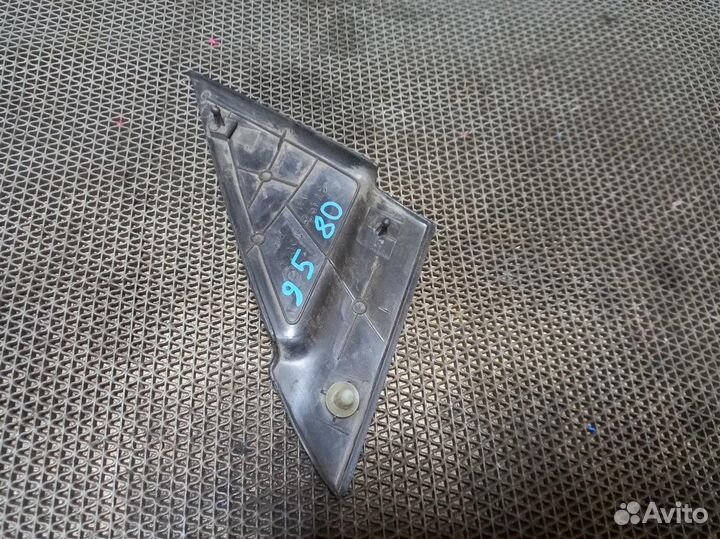 Уголок двери передний левый toyota corolla AE104