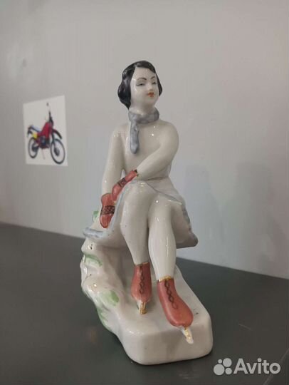 Статуэтка Фигуристка Конькобежка Фарфор зхк