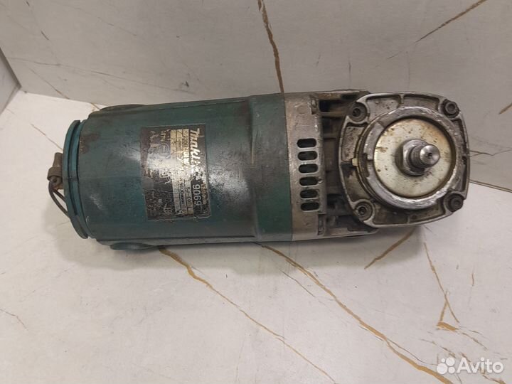 Часть ушм болгарки Makita 9069 на запчасти