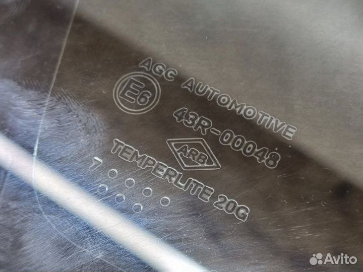 Стекло кузовное глухое (форточка) заднее левое