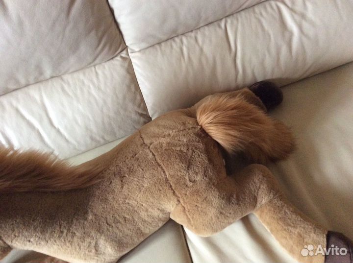 Большая плюшевая лошадка