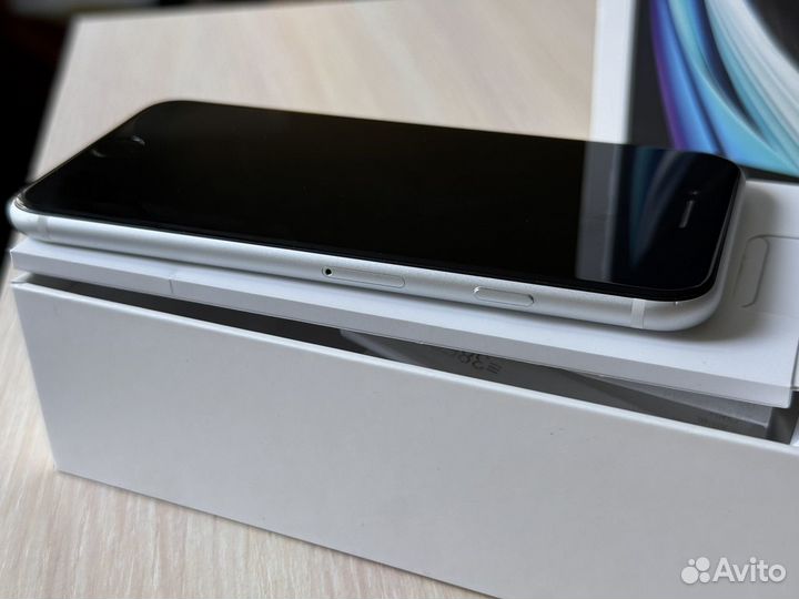 iPhone SE (2020), 64 ГБ