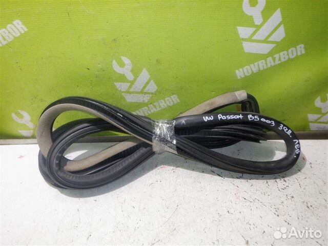 Уплотнитель двери Фольксваген Пассат Б5