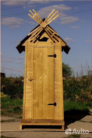 Уличный туалет деревянный KEY669