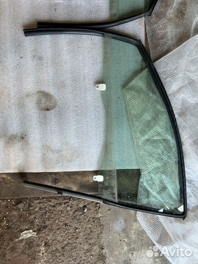 Ориг. атермальные стекла Лансер 10 отл. состояние