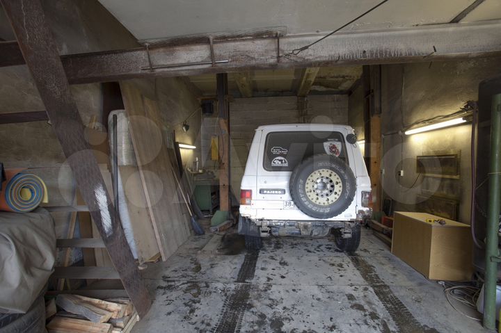 Гараж, > 30 м²