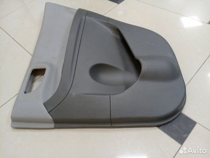 Обшивка двери задняя правая Hyundai Santa Fe SM